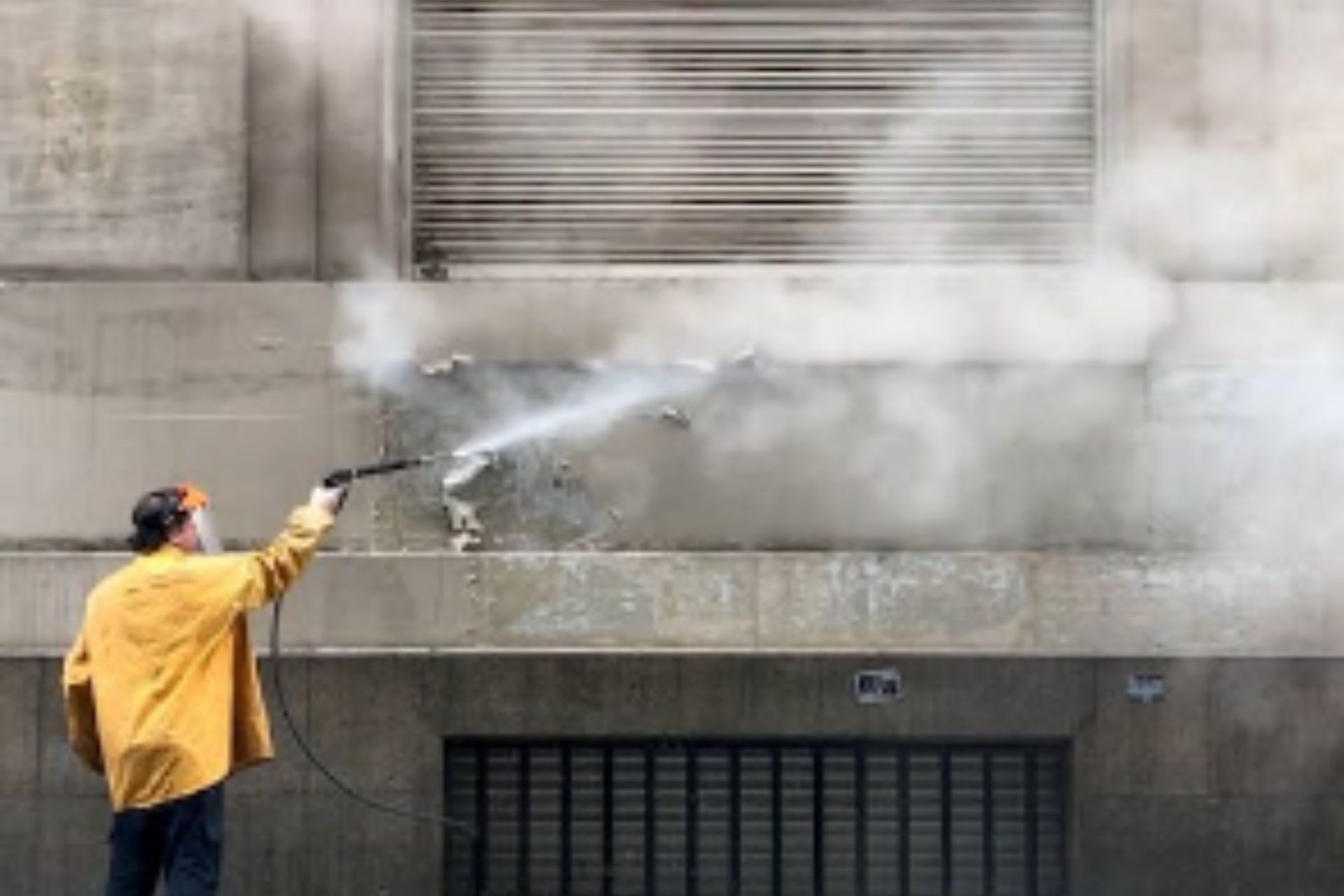building facade pressure washing
